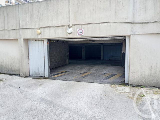 Afficher la photo en grand Parking à vendre - 15 m2 - Brest - 29 - BRETAGNE