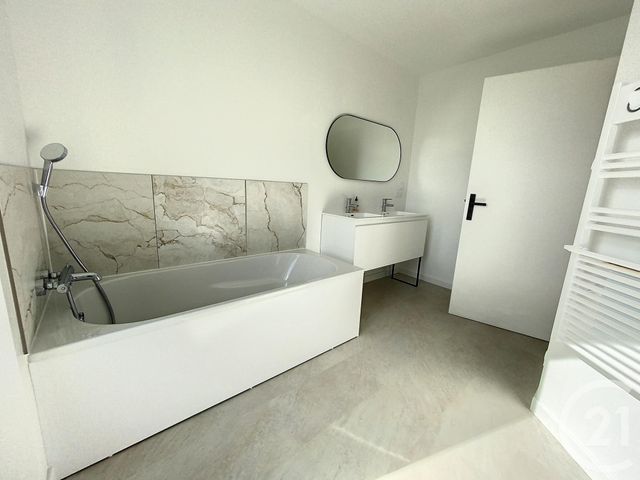 Maison à louer - 6 pièces - 120 m2 - Kerlouan - 29 - BRETAGNE