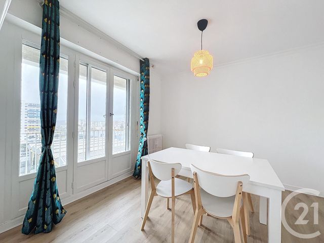Afficher la photo en grand Appartement T3 à louer - 4 pièces - 79 m2 - Brest - 29 - BRETAGNE