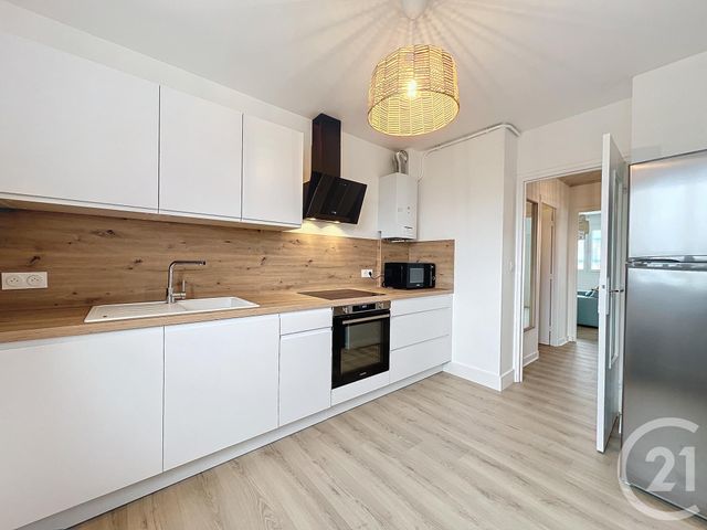 Afficher la photo en grand Appartement T3 à louer - 4 pièces - 79 m2 - Brest - 29 - BRETAGNE
