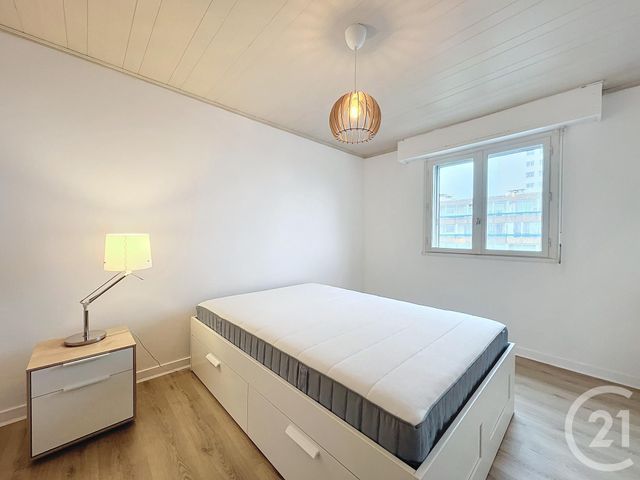 Afficher la photo en grand Appartement T3 à louer - 4 pièces - 79 m2 - Brest - 29 - BRETAGNE