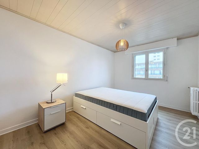 Afficher la photo en grand Appartement T3 à louer - 4 pièces - 79 m2 - Brest - 29 - BRETAGNE