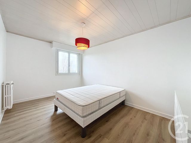 Afficher la photo en grand Appartement T3 à louer - 4 pièces - 79 m2 - Brest - 29 - BRETAGNE