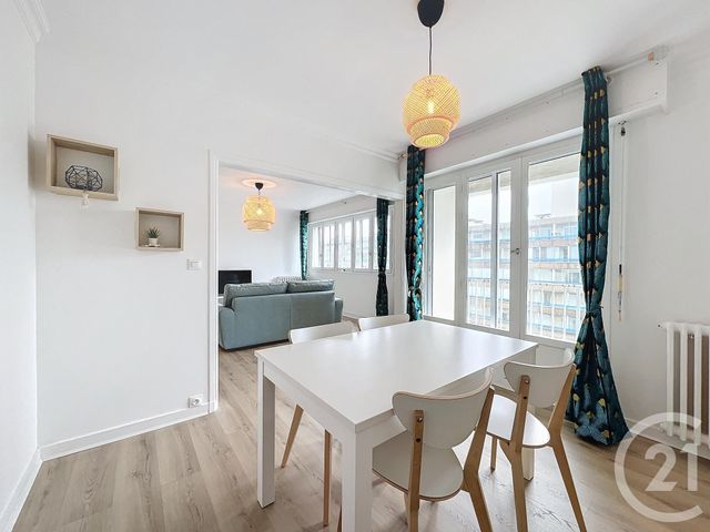 Afficher la photo en grand Appartement T3 à louer - 4 pièces - 79 m2 - Brest - 29 - BRETAGNE