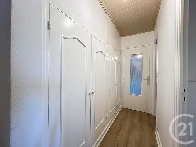 Afficher la photo en grand Appartement T3 à louer - 4 pièces - 79 m2 - Brest - 29 - BRETAGNE