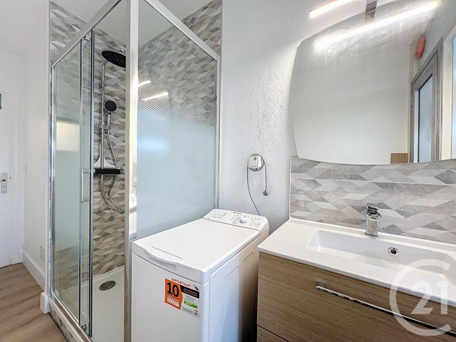 Afficher la photo en grand Appartement T3 à louer - 4 pièces - 79 m2 - Brest - 29 - BRETAGNE