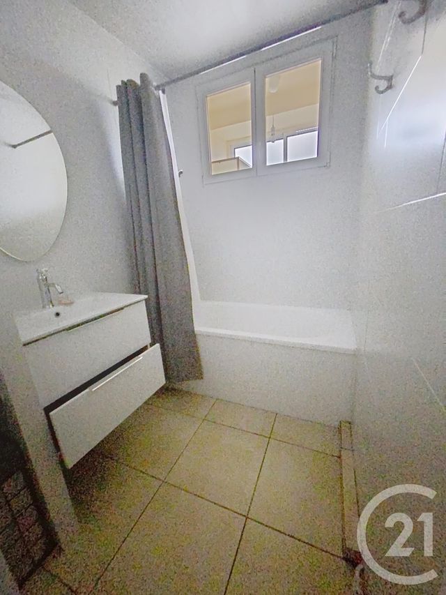 Afficher la photo en grand Appartement T5 à louer - 5 pièces - 76 m2 - Brest - 29 - BRETAGNE