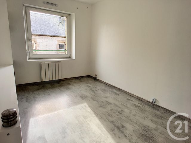 Afficher la photo en grand Appartement T2 à louer - 2 pièces - 50 m2 - Ploudalmezeau - 29 - BRETAGNE