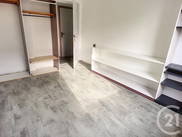 Afficher la photo en grand Appartement T2 à louer - 2 pièces - 50 m2 - Ploudalmezeau - 29 - BRETAGNE