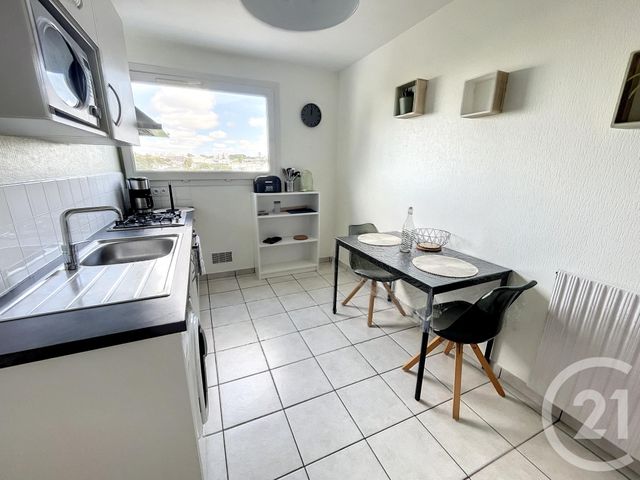 Afficher la photo en grand Appartement T2 à louer - 2 pièces - 54 m2 - Brest - 29 - BRETAGNE