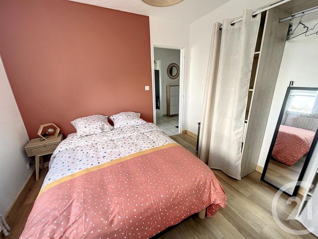 Afficher la photo en grand Appartement T2 à louer - 2 pièces - 54 m2 - Brest - 29 - BRETAGNE