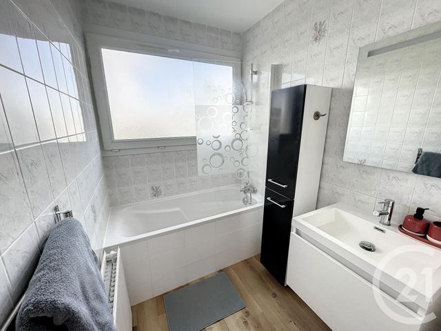 Afficher la photo en grand Appartement T2 à louer - 2 pièces - 54 m2 - Brest - 29 - BRETAGNE