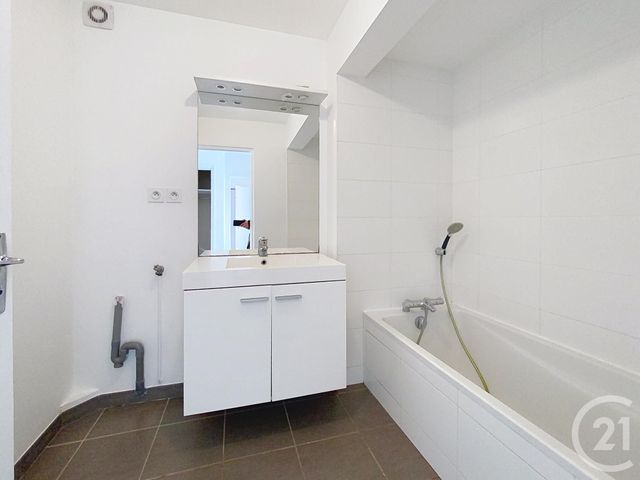 Afficher la photo en grand Appartement T5 à louer - 4 pièces - 85,47 m2 - Brest - 29 - BRETAGNE
