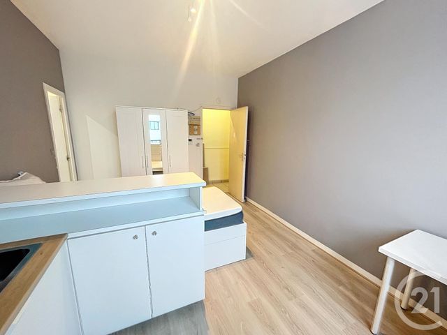Afficher la photo en grand Appartement Studio à louer - 1 pièce - 18 m2 - Brest - 29 - BRETAGNE